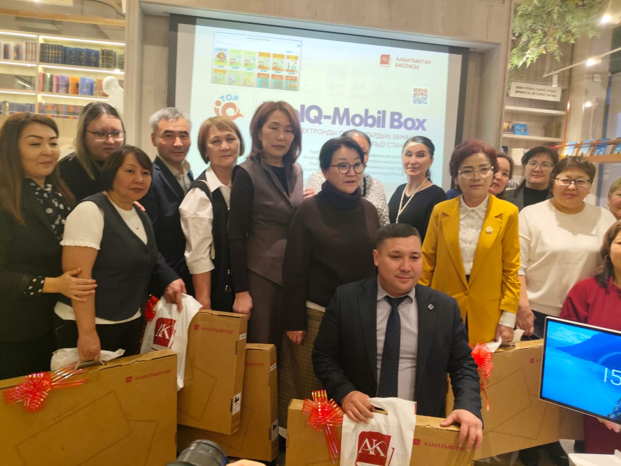 проект «TopIQ-Mobil Box»